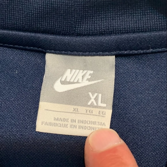 MENS VINTAGE NIKE CENTER CHECK POLYESTER NAVY TEE SHIRT SIZE XL CLEAN NO SNAGS - Picture 5 of 7